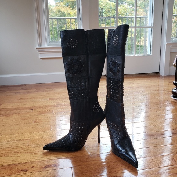 Boots - Picture 2 of 8